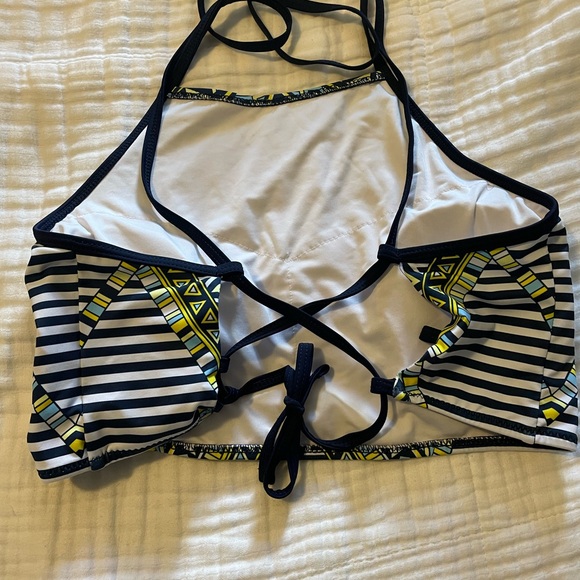 Bikini top size L - Picture 2 of 2